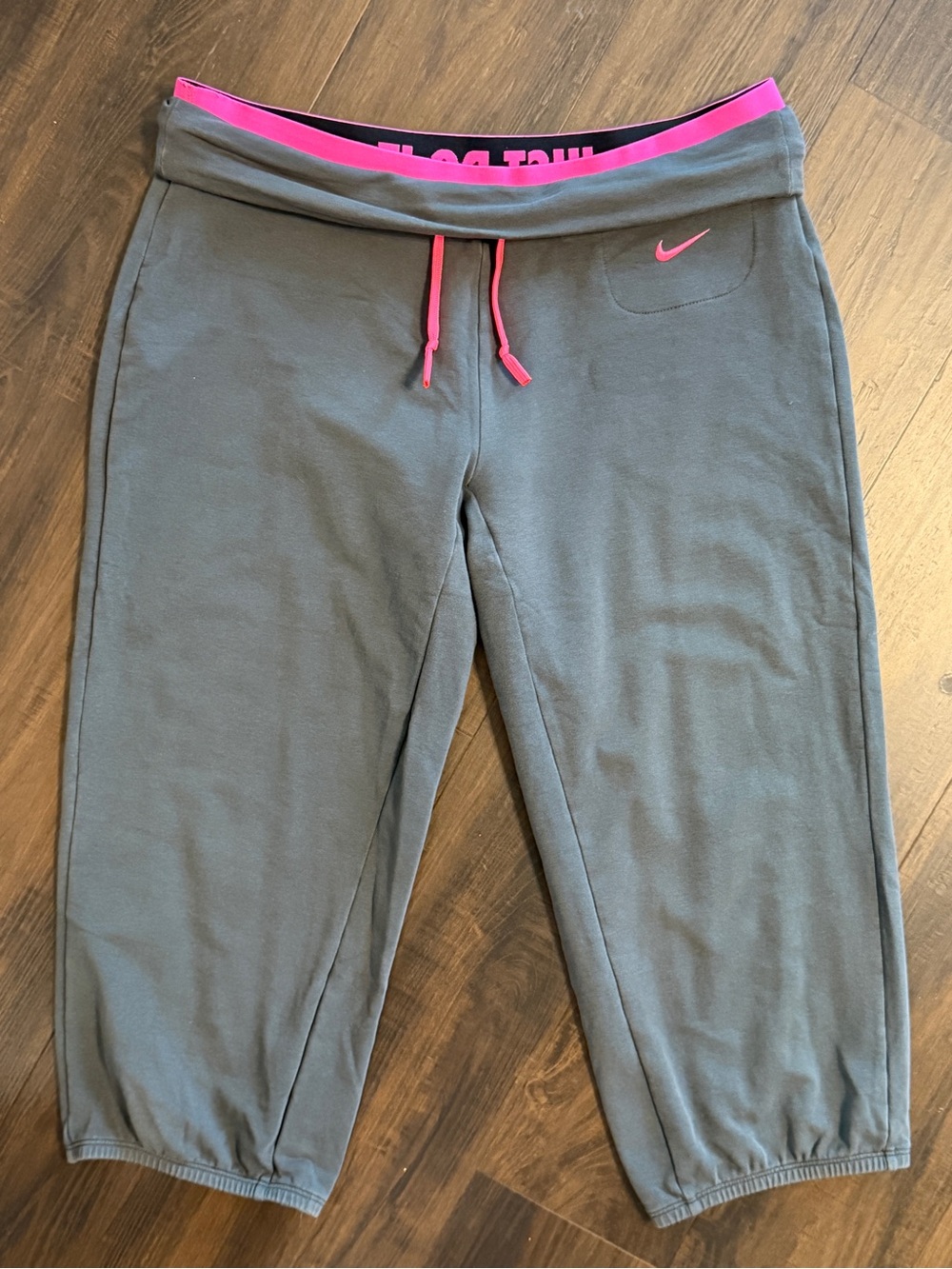 Nike Dri-FIT Women’s Medium Fold Over Capri Joggers Gray Pink Just Do It Y2K
